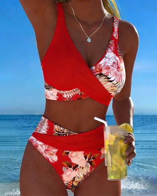 Bikini avec motif floral contrasté et fente