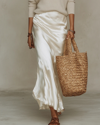 Elena | Robe midi en satin avec pull inclus