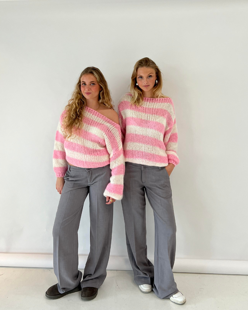 "Louisa | Pull en tricot rayé" peut être reformulé en "Louisa | Pull en tricot à motif rayé".
