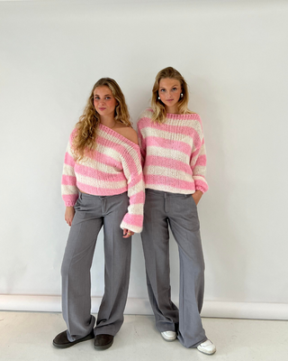 "Louisa | Pull en tricot rayé" peut être reformulé en "Louisa | Pull en tricot à motif rayé".