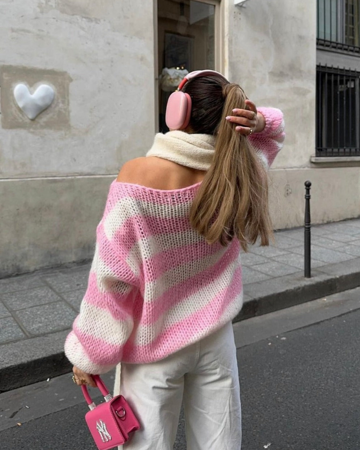 "Louisa | Pull en tricot rayé" peut être reformulé en "Louisa | Pull en tricot à motif rayé".