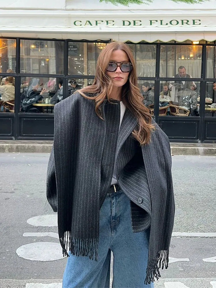 Juna | Veste élégante pour femmes avec écharpe à rayures