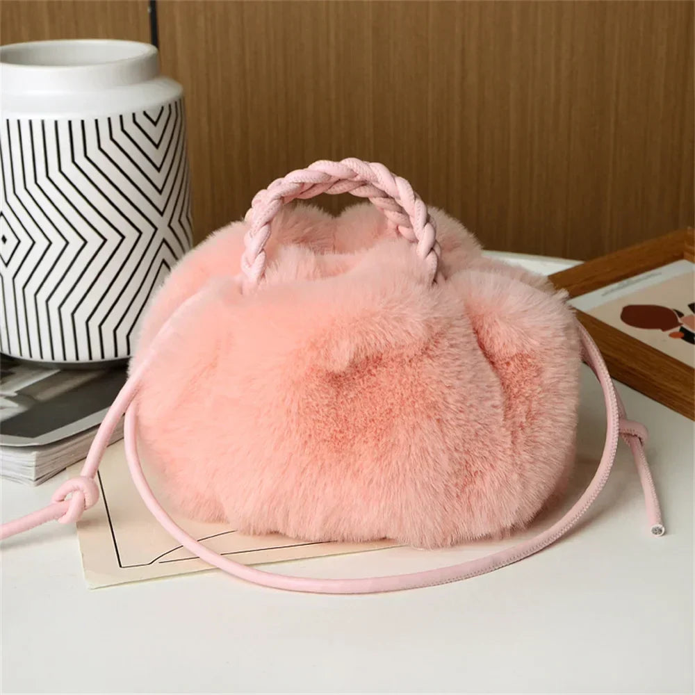 Blesilda | Sac à main en peluche avec poignée tressée