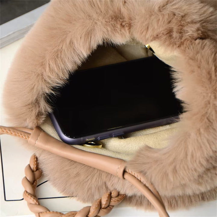 Blesilda | Sac à main en peluche avec poignée tressée
