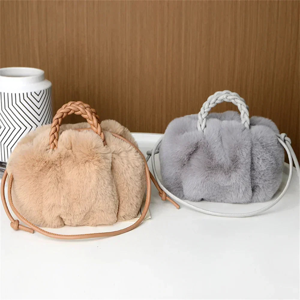 Blesilda | Sac à main en peluche avec poignée tressée