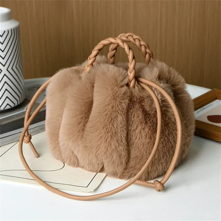 Blesilda | Sac à main en peluche avec poignée tressée