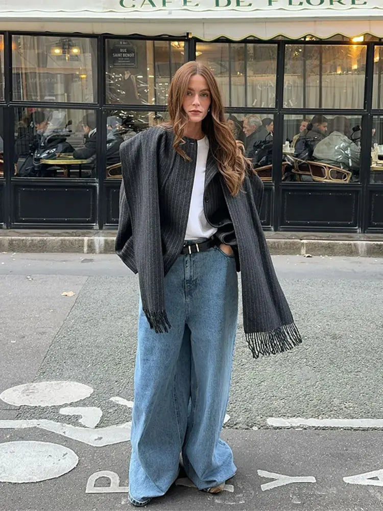 Juna | Veste élégante pour femmes avec écharpe à rayures