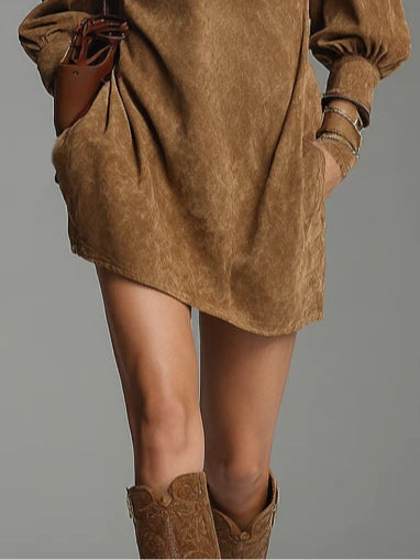 Normie | Robe courte avec col montant