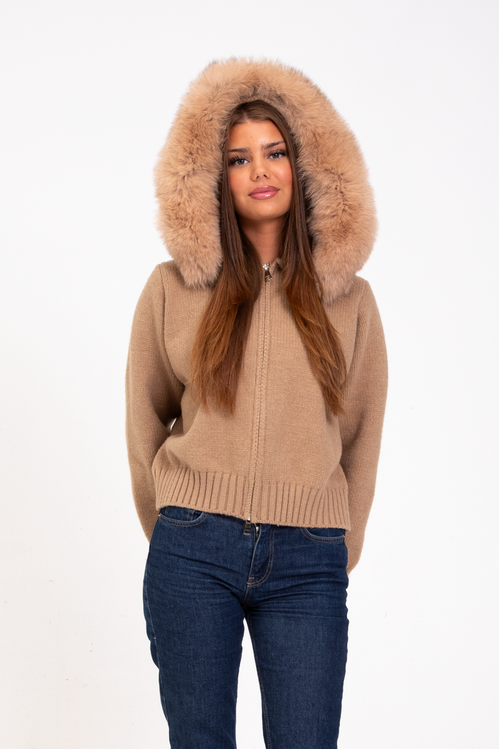 Alicia | Veste avec capuche en fausse fourrure