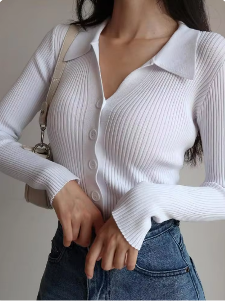 Nicole | Pull avec col boutonné et décolleté en V