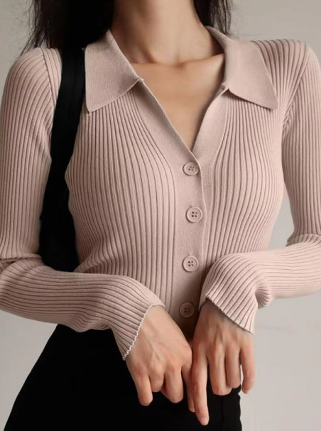 Nicole | Pull avec col boutonné et décolleté en V